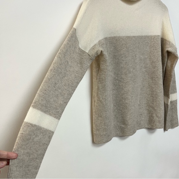 Tahari Pure Luxe 100% Cashmere Sweater Funnel Neck Ivory Cream Beige Medium $298 - Picture 3 of 6